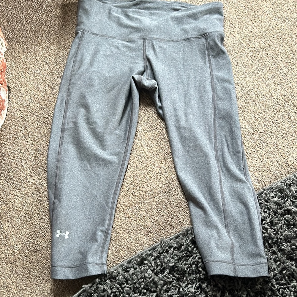 Women’s Under Armour Capri’s Large